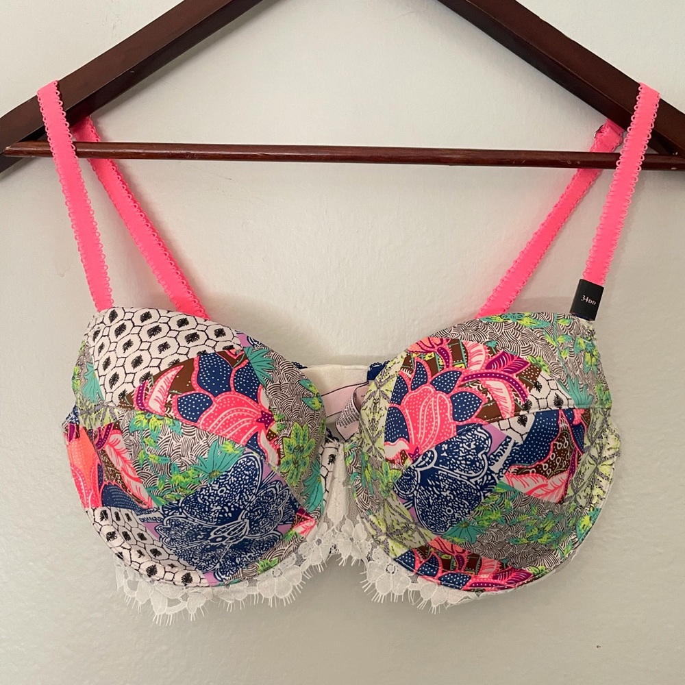 Victoria’s Secret Dream Angels Lined Demi Bali Patchwork Bra-Size 34DD NWT